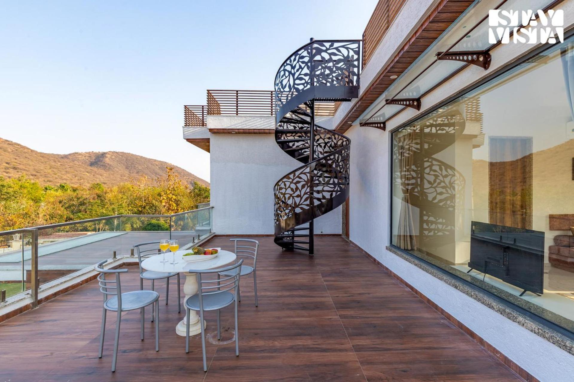Stayvista'S Bella Dream - Mountain-View With Outdoor Pool, Lawn Featuring A Gazebo & Indoor Games Udaipur Extérieur photo