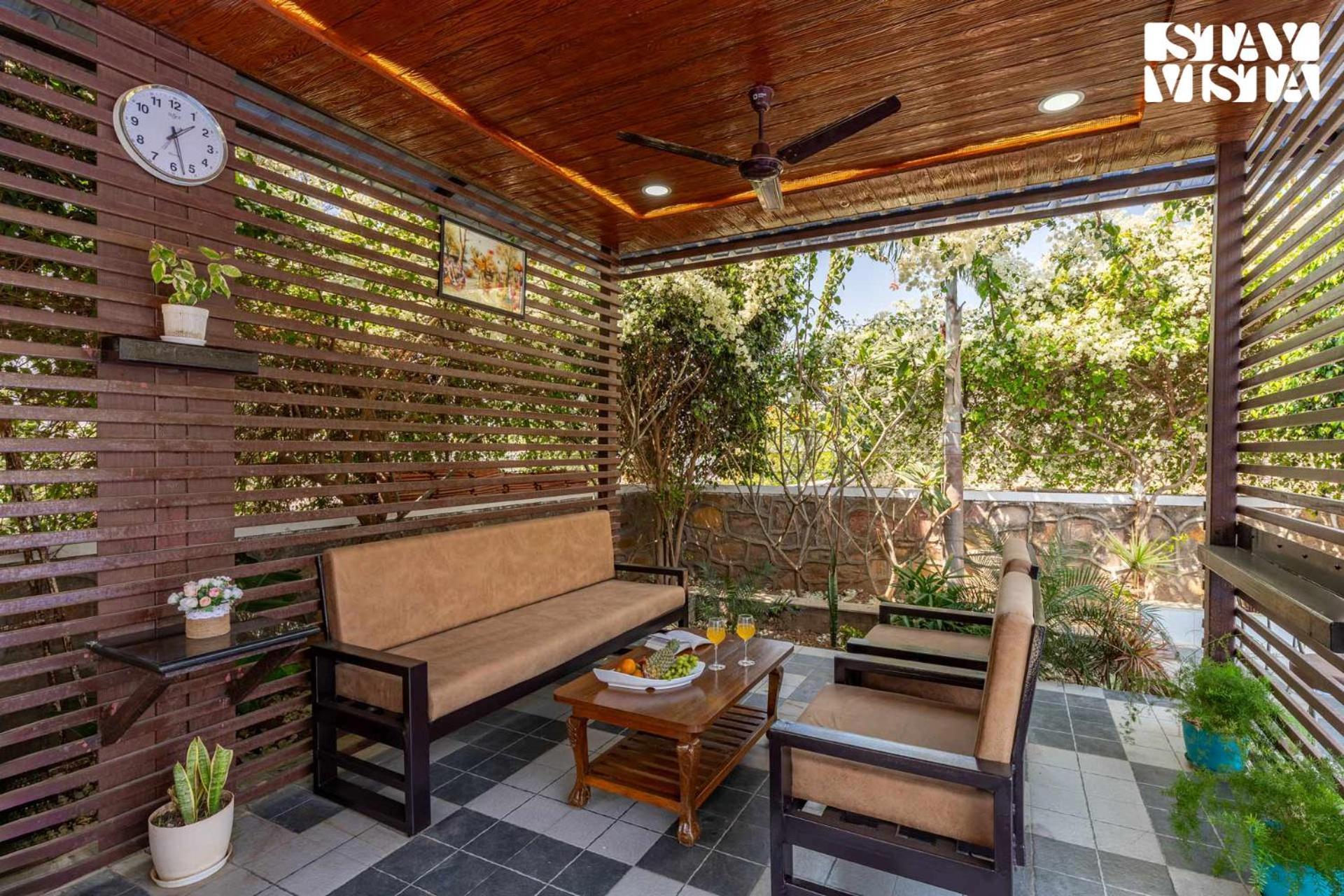 Stayvista'S Bella Dream - Mountain-View With Outdoor Pool, Lawn Featuring A Gazebo & Indoor Games Udaipur Extérieur photo