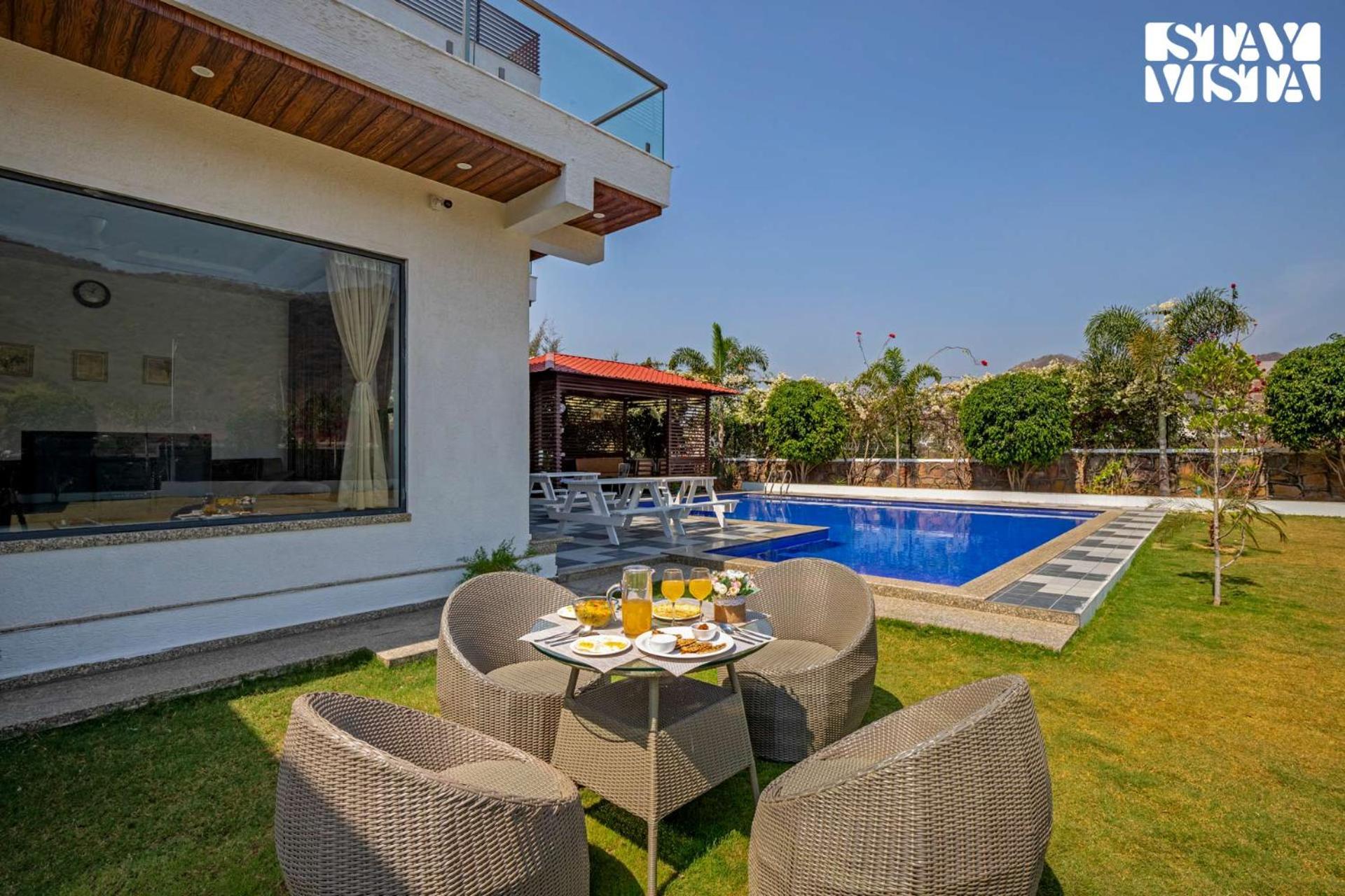 Stayvista'S Bella Dream - Mountain-View With Outdoor Pool, Lawn Featuring A Gazebo & Indoor Games Udaipur Extérieur photo