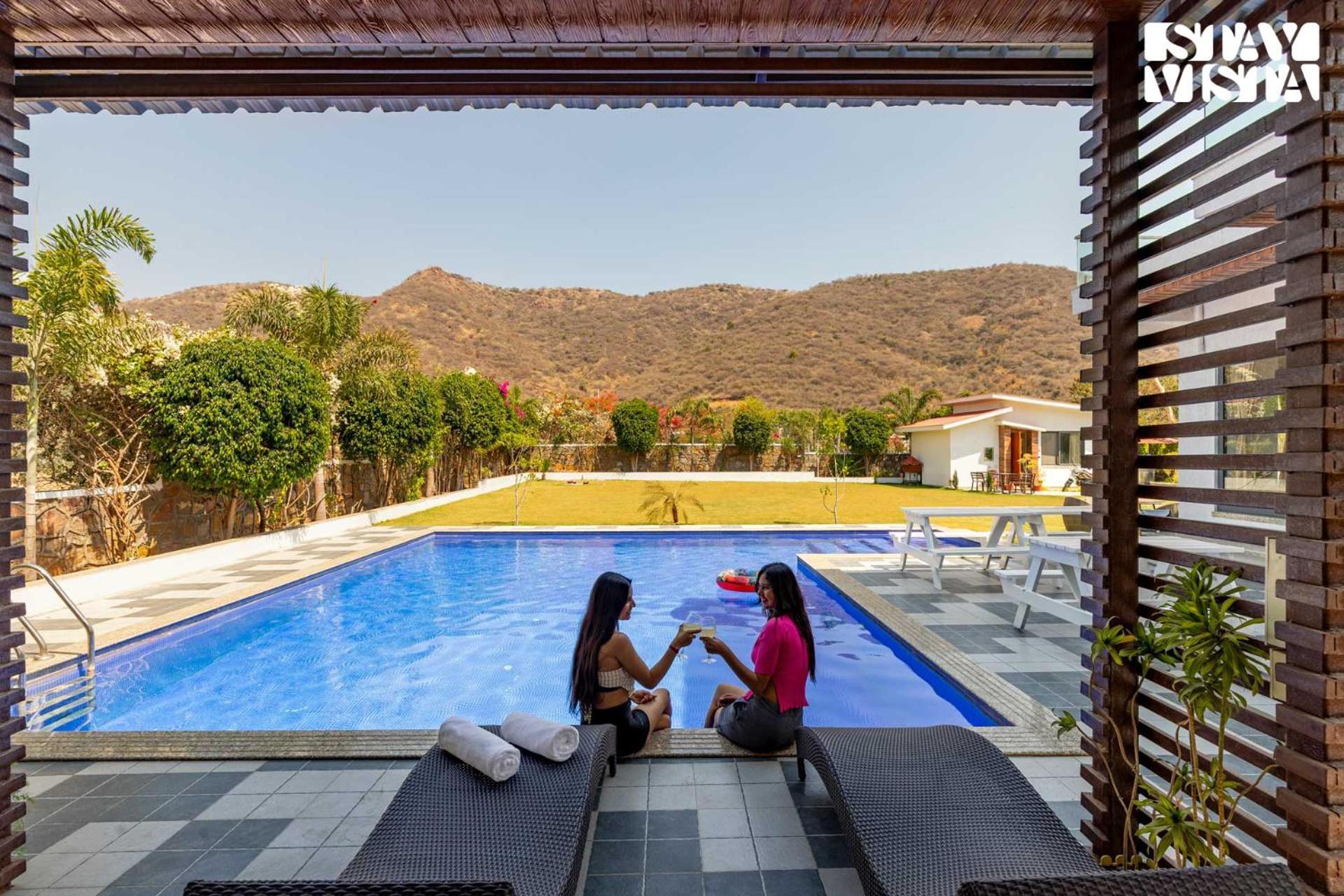 Stayvista'S Bella Dream - Mountain-View With Outdoor Pool, Lawn Featuring A Gazebo & Indoor Games Udaipur Extérieur photo